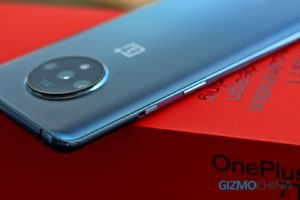 Istaknut je OnePlus 7T Ruka na klizaču upozorenja