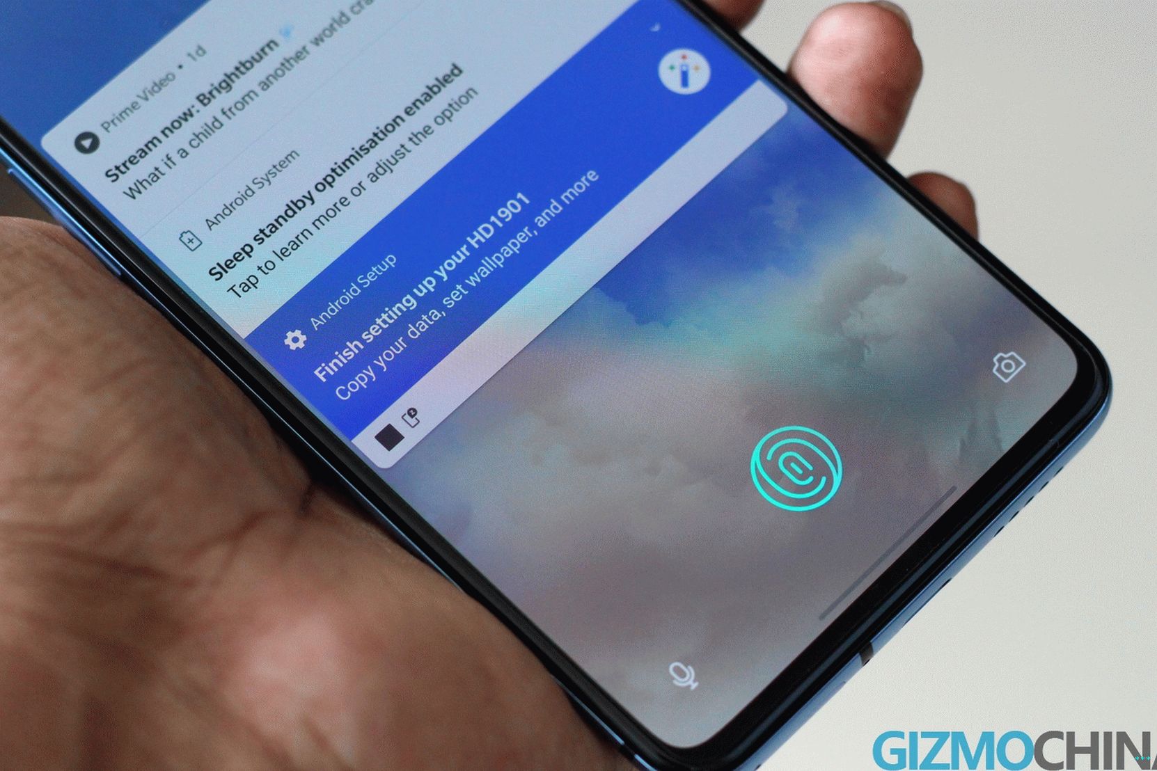 OnePlus 7T ruke na otisku prsta na zaslonu