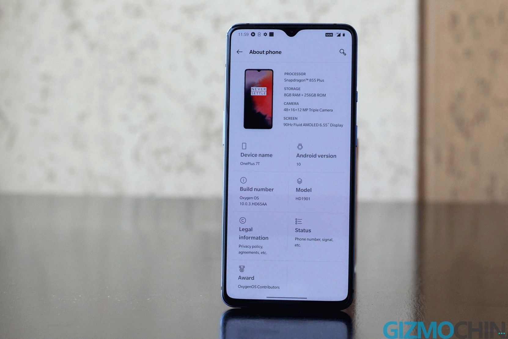 OnePlus 7T ruke na stranici s specifikacijama