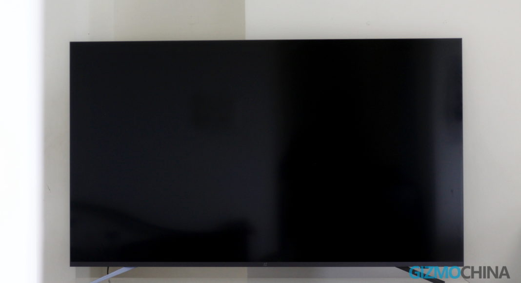 OnePlus TV U1 Prednji zaslon ISKLJUČEN 