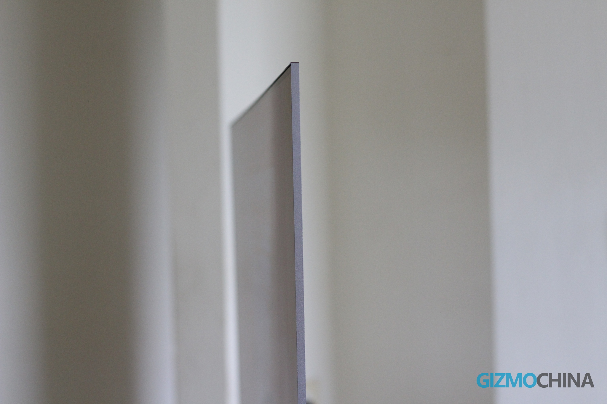 Super tanak dizajn OnePlus TV U1 